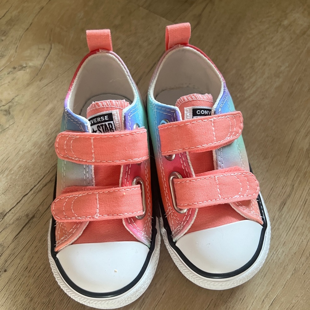 Brand new toddler size 6 converse